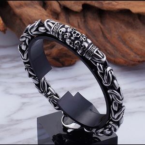 Skeleton skull ☠️ men’s bracelet